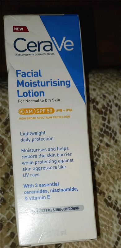 CeraVe Facial Moisturising Lotion SPF 50 — qutunun ön tərəfi