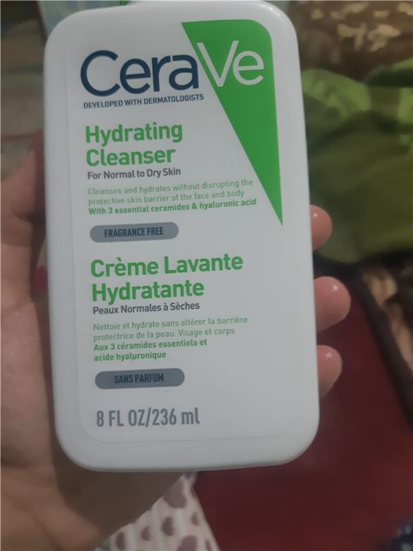 CeraVe Hydrating Cleanser — flakon əldə