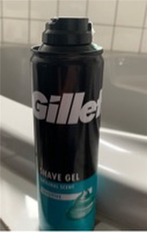 Gillette Sensitive təraş geli — balonun ön tərəfi