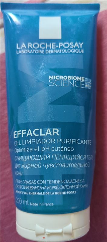 Effaclar təmizləyici gel — mavi tubun ön tərəfi