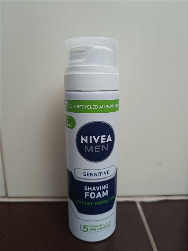 NIVEA MEN Sensitive təraş köpüyü — balon